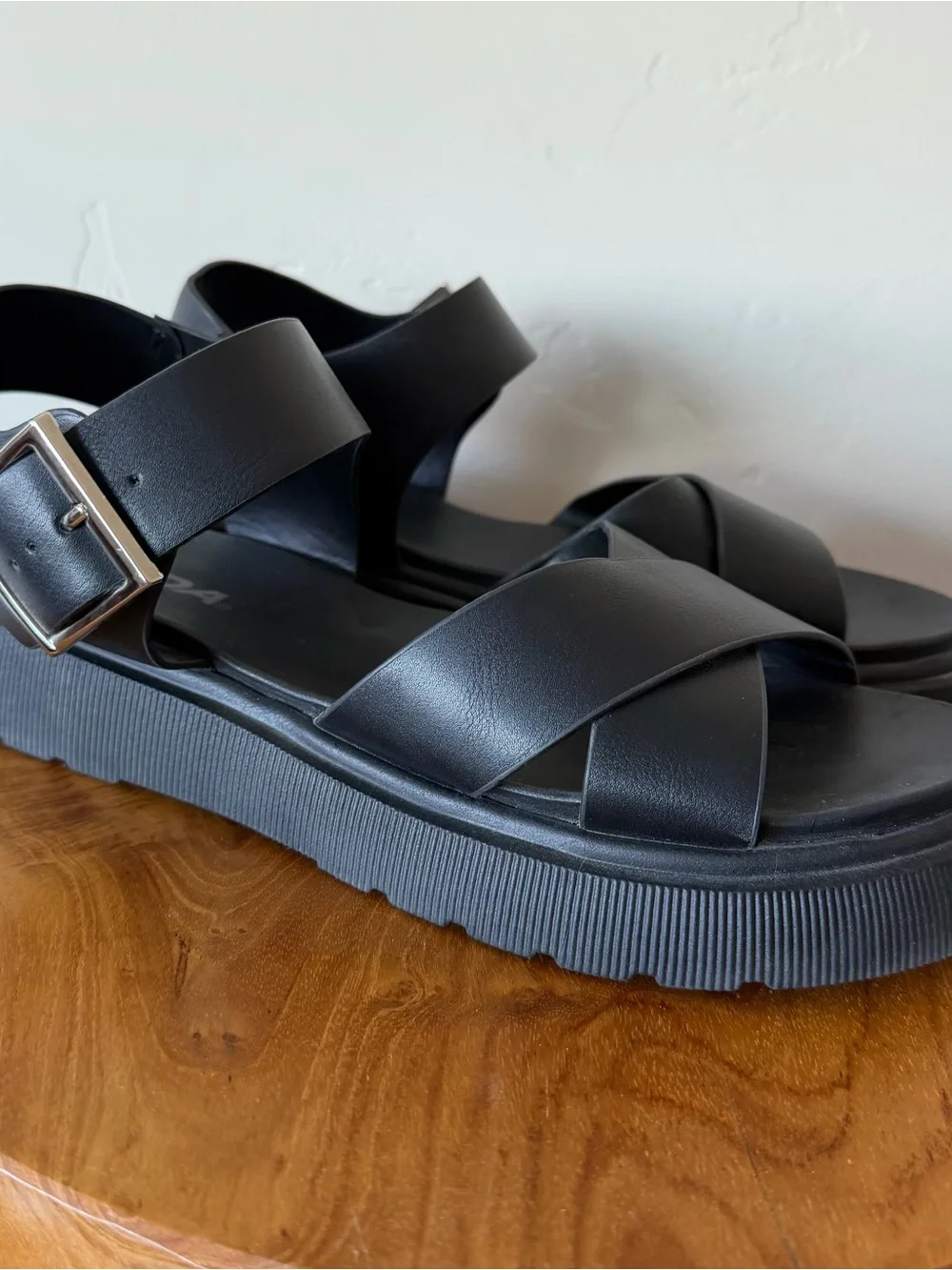 Soda Women Flat Platform Sandals Black 10 Ankle Strap Criss-cross